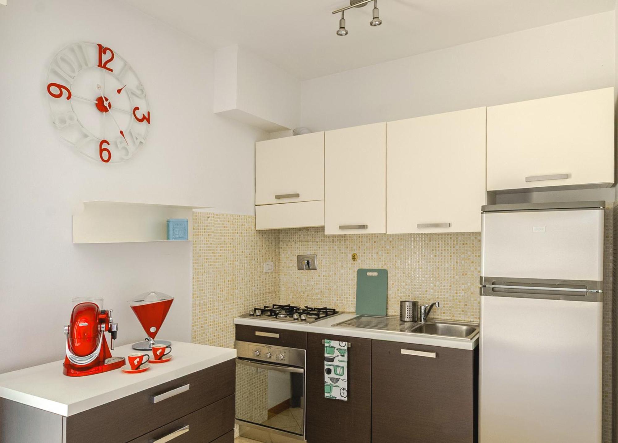 Spacious & Bright & Parking, In With Private Parking Garage - 2 Bedrooms & 2 Bathrooms - Just Few Minutes Walking From Historic Center Appartement